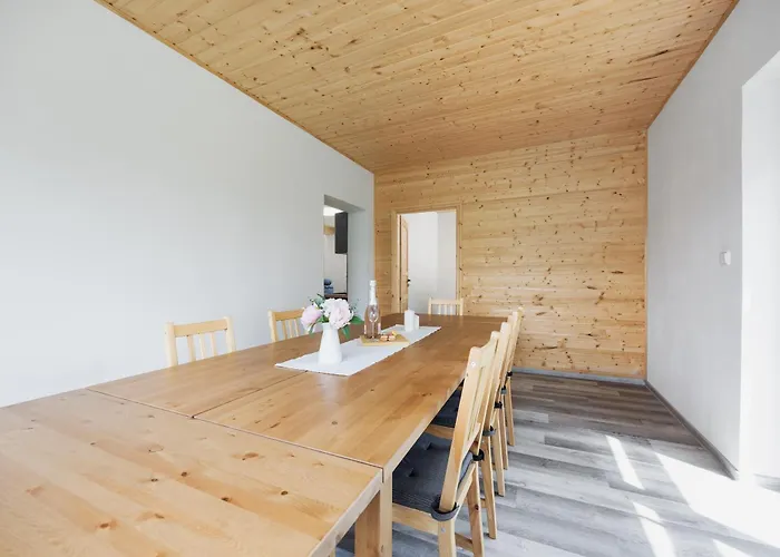 Mertlin Semesterbostad *